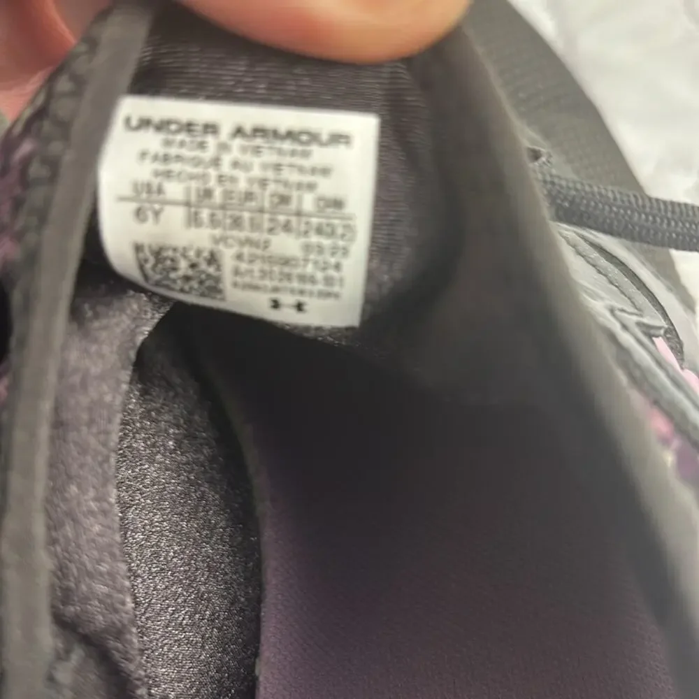 Under Armour Girls' Youth Infinity 2.0 Print Black Pink Athletic Running Shoe 6Y